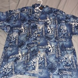 Hawaiian short sleeve button up dress shirt
